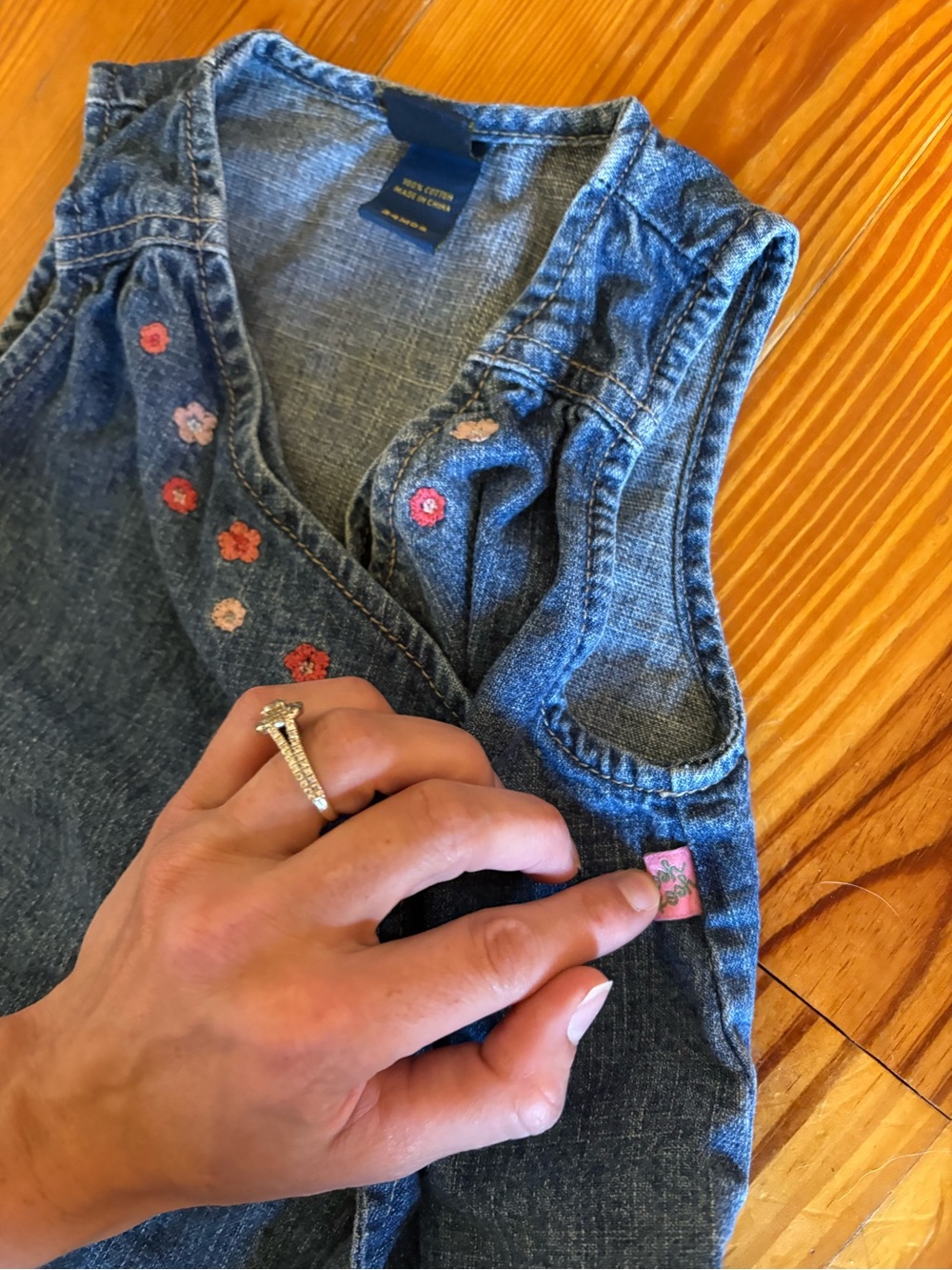 Rare OshKosh B'gosh Light Blue Floral Overalls and Denim Dress Set for Kids - Picture 4 of 6